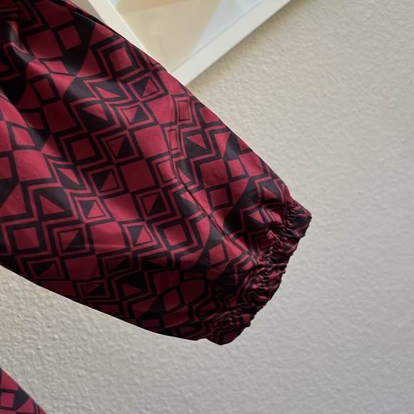 Beautiful Giant Men’s lightweight jacket in red/black - Picture 6 of 12